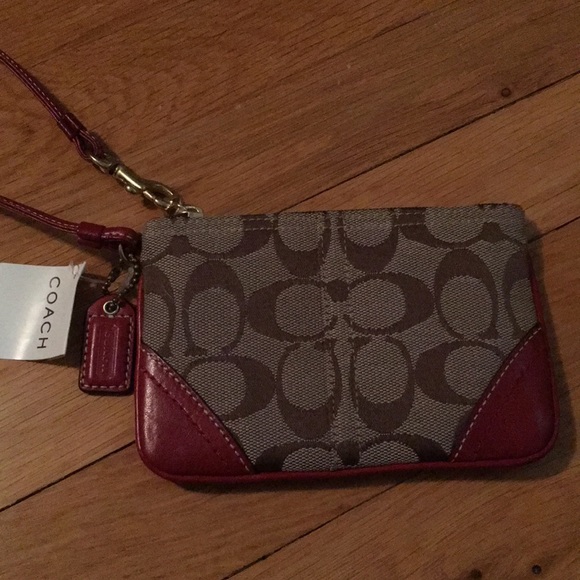 Coach Handbags - Coach wristlet